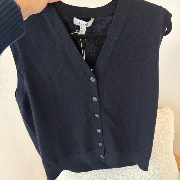 COS VNECK MERINO WOOL WAISTCOAT - Small - Picture 1 of 4